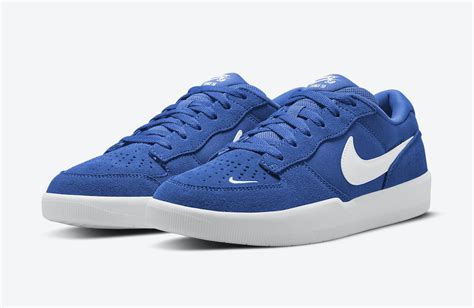 Nike SB – Air Force 58 – Sneaker in Weiß und Blau 